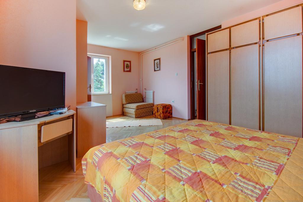 Apartment Mario Mali Losinj Room photo